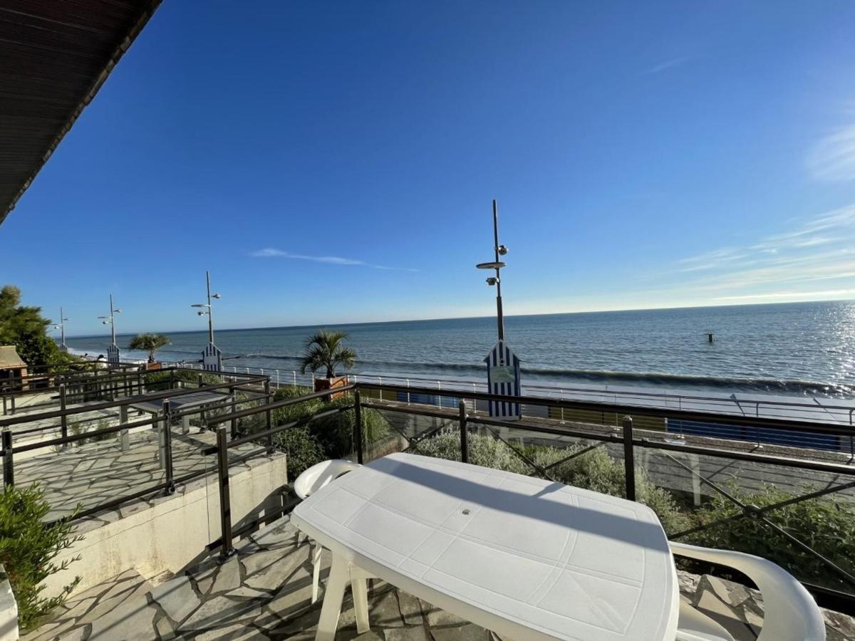 Appartement Duplex En Front De Mer Avec Terrasse - Acces Direct Plage - 2 Chambres + Cabine - Fr-1-361-456 سان-بير-سور-مير المظهر الخارجي الصورة